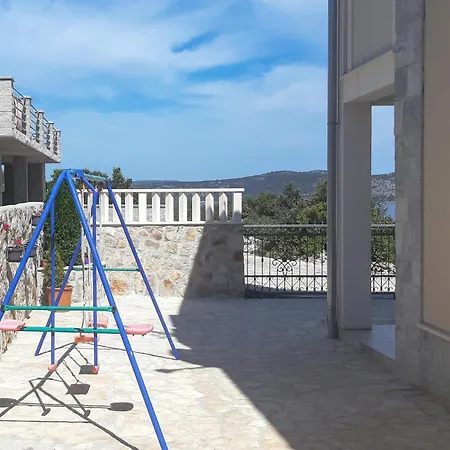 Four-bedroom With Sea View 05