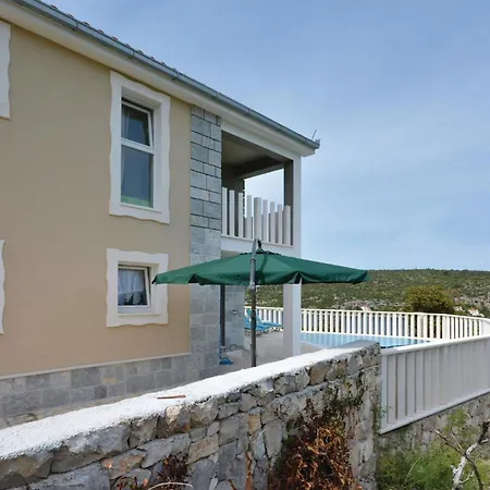 Four-bedroom With Sea View 05 فيليكي درفينيك