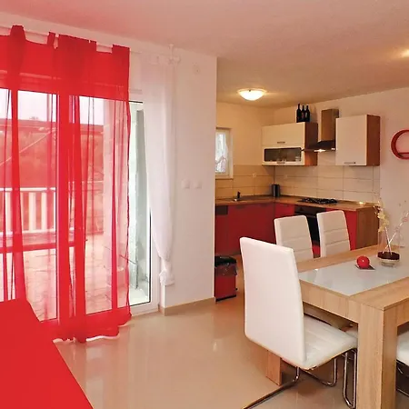 Four-bedroom With Sea View 05 *