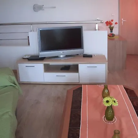Four-bedroom With Sea View 05 Veliki Drvenik