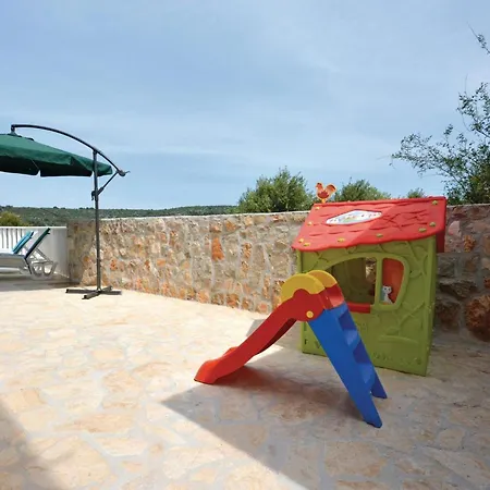 Holiday home 4 Bedroom Lovely Home In Drvenik Veliki *